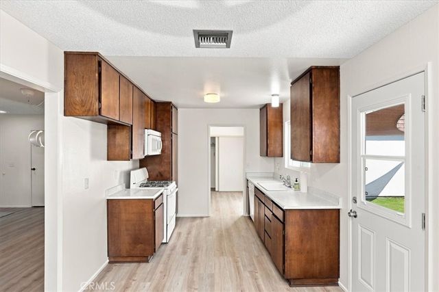 828 E Highland Avenue, Redlands, CA 92374