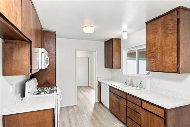 828 E Highland Avenue, Redlands, CA 92374