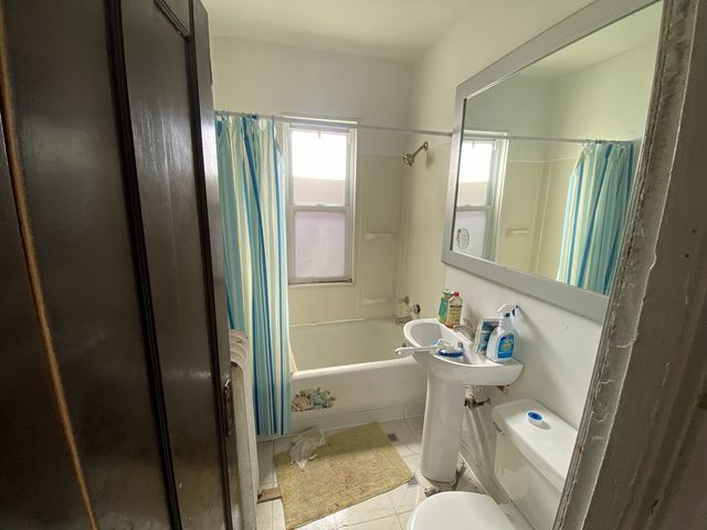 8036 S Dobson Avenue, Chicago, IL 60619