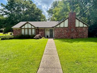 3020 Mesa Dr., Hattiesburg, MS 39402