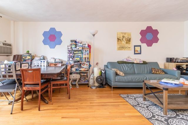 25 Linden Ave 1, Somerville, MA 02143