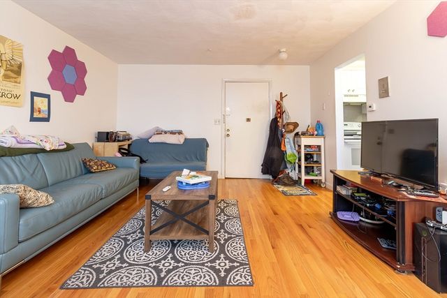 25 Linden Ave 1, Somerville, MA 02143