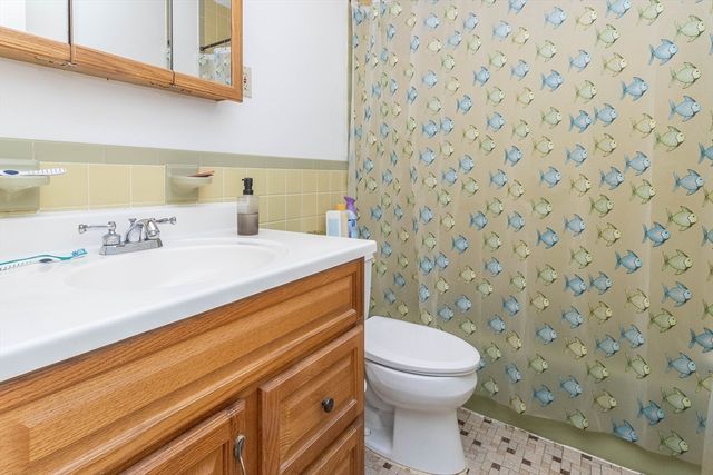 25 Linden Ave 1, Somerville, MA 02143