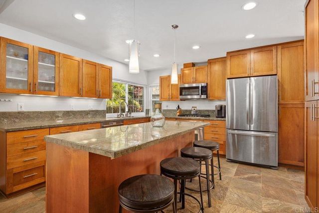 7102 Primrose Way, Carlsbad, CA 92011