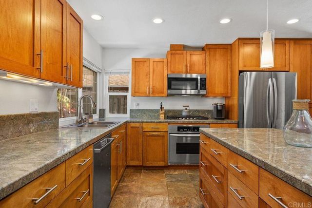7102 Primrose Way, Carlsbad, CA 92011