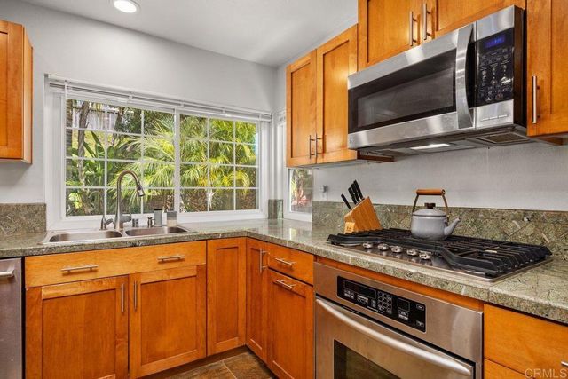 7102 Primrose Way, Carlsbad, CA 92011