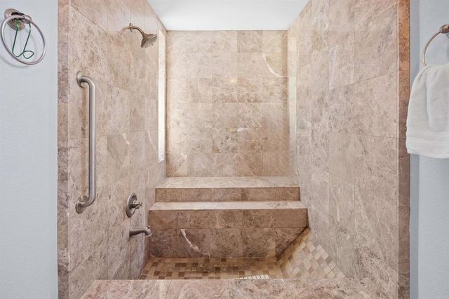 7102 Primrose Way, Carlsbad, CA 92011