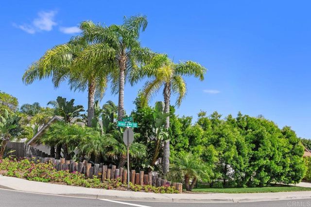 7102 Primrose Way, Carlsbad, CA 92011