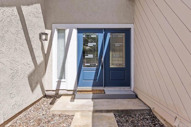 7102 Primrose Way, Carlsbad, CA 92011