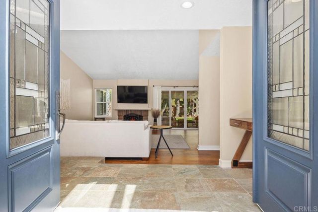 7102 Primrose Way, Carlsbad, CA 92011