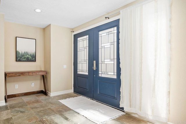 7102 Primrose Way, Carlsbad, CA 92011