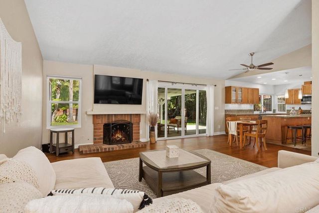 7102 Primrose Way, Carlsbad, CA 92011