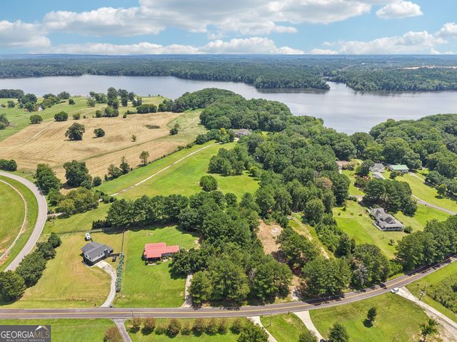 1040 Twin Rivers Road, Greensboro, GA 30642