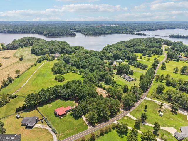 1040 Twin Rivers Road, Greensboro, GA 30642