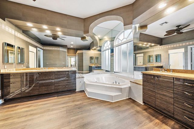 52 Cayman Place, Palm Beach Gardens, FL 33418