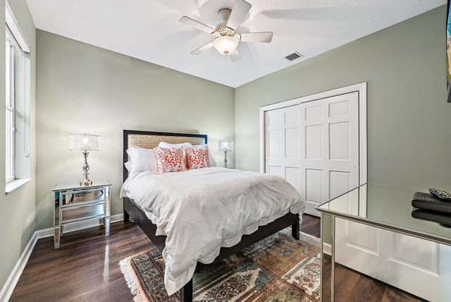 52 Cayman Place, Palm Beach Gardens, FL 33418