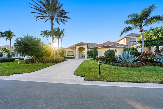 52 Cayman Place, Palm Beach Gardens, FL 33418