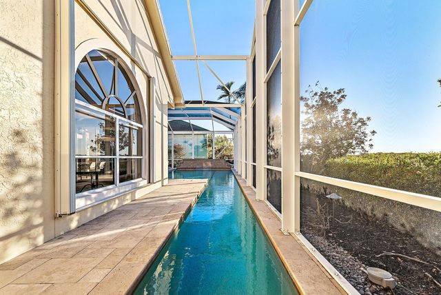 52 Cayman Place, Palm Beach Gardens, FL 33418