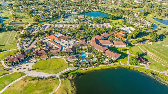 52 Cayman Place, Palm Beach Gardens, FL 33418