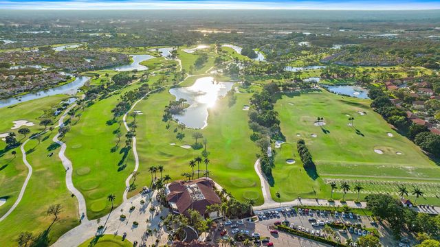 52 Cayman Place, Palm Beach Gardens, FL 33418