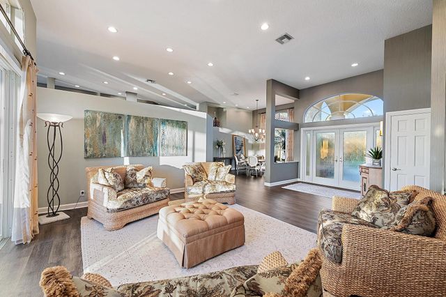 52 Cayman Place, Palm Beach Gardens, FL 33418