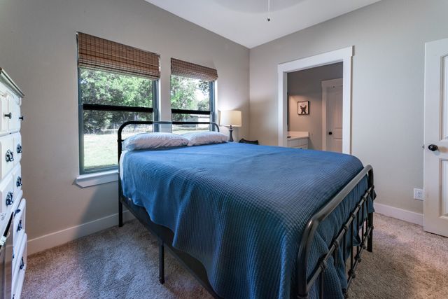 131 Lakeway Lane, Gun Barrel City, TX 75156