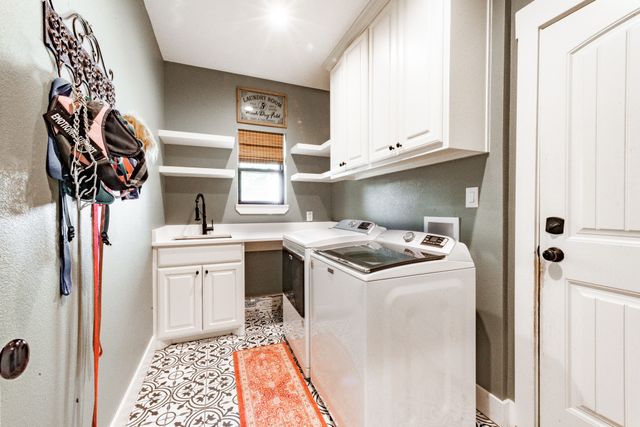 131 Lakeway Lane, Gun Barrel City, TX 75156