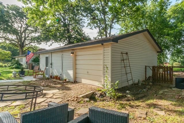131 Lakeway Lane, Gun Barrel City, TX 75156
