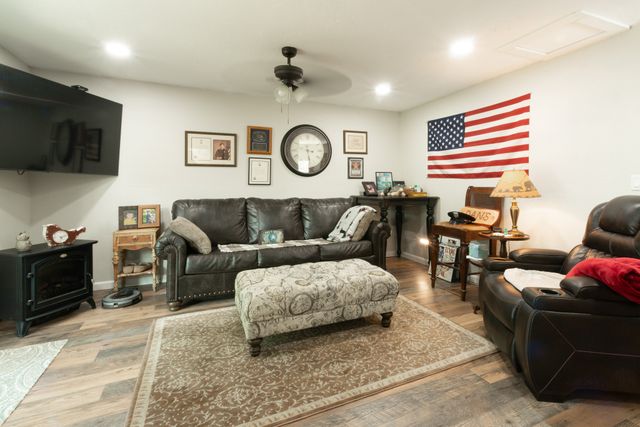 131 Lakeway Lane, Gun Barrel City, TX 75156