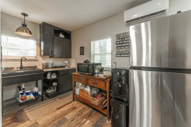 131 Lakeway Lane, Gun Barrel City, TX 75156