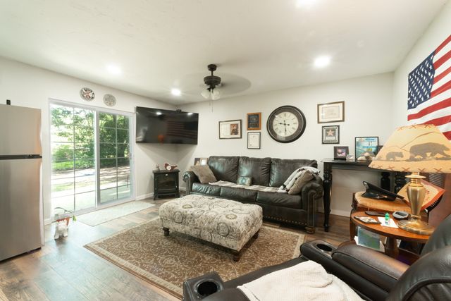 131 Lakeway Lane, Gun Barrel City, TX 75156