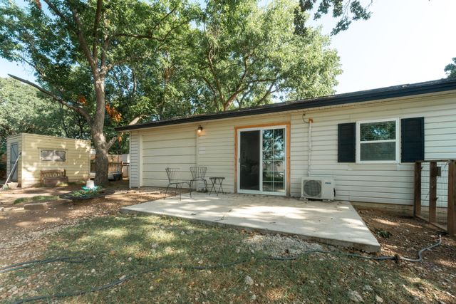 131 Lakeway Lane, Gun Barrel City, TX 75156