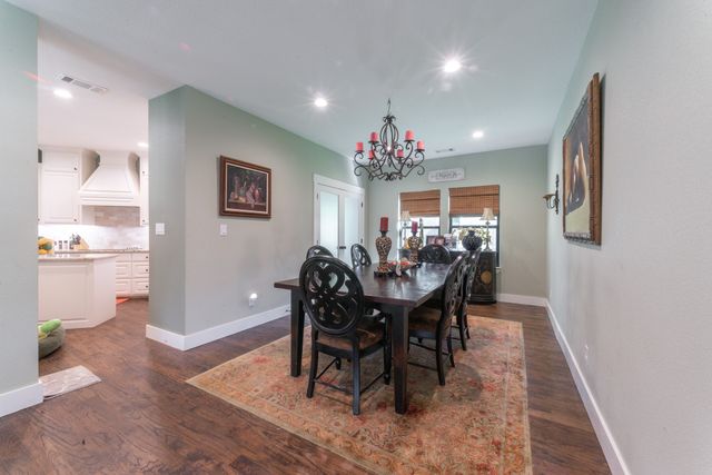 131 Lakeway Lane, Gun Barrel City, TX 75156