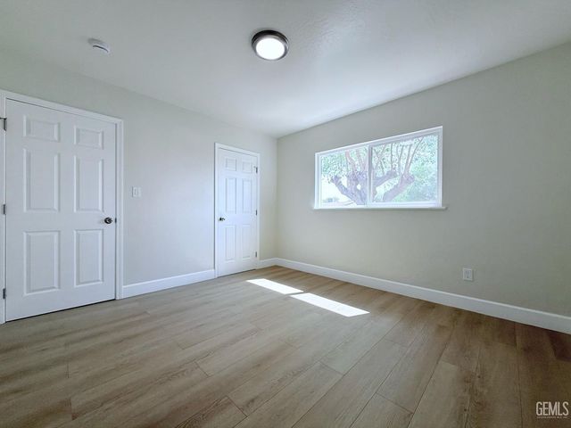 360 E Orange Avenue, Shafter, CA 93263