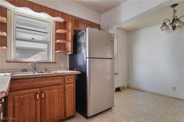 39 Renee Drive, Struthers, OH 44471