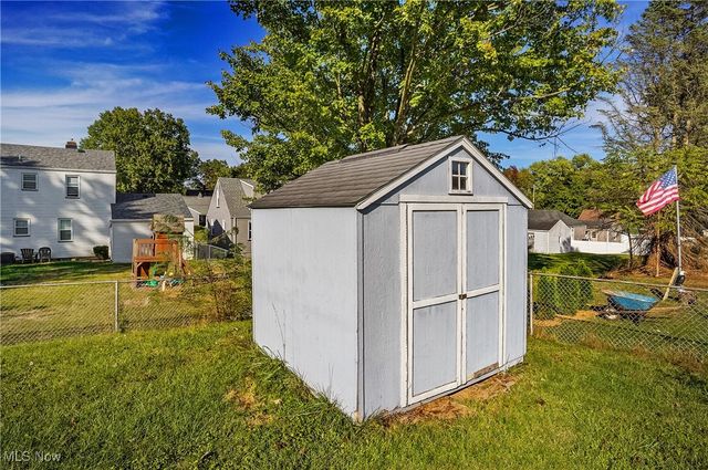 39 Renee Drive, Struthers, OH 44471