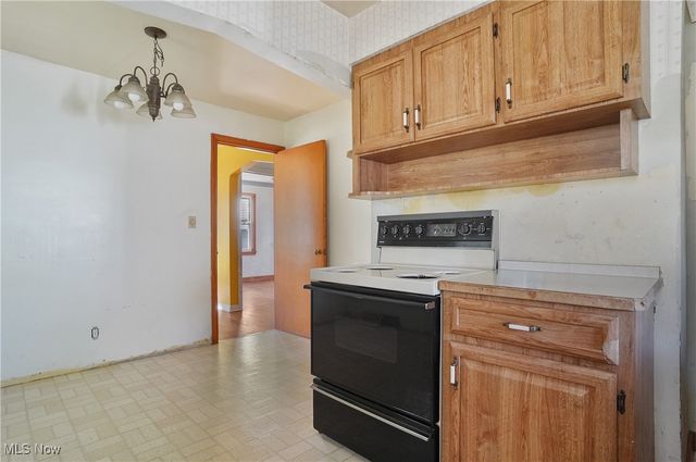 39 Renee Drive, Struthers, OH 44471