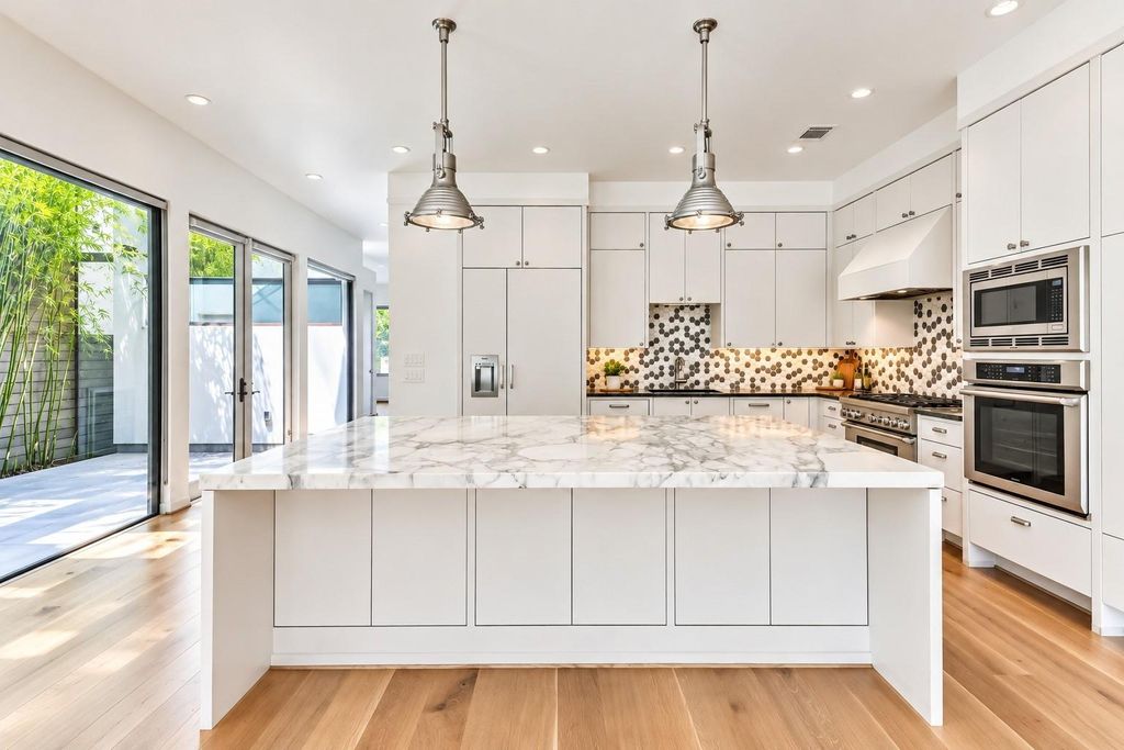815 Alexander Street, Houston, TX 77007