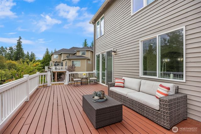 2046 277th Avenue SE, Sammamish, WA 98075