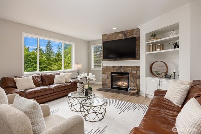 2046 277th Avenue SE, Sammamish, WA 98075