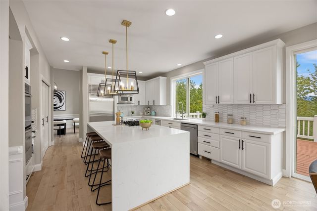 2046 277th Avenue SE, Sammamish, WA 98075