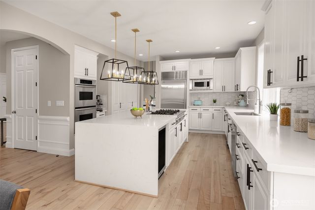 2046 277th Avenue SE, Sammamish, WA 98075