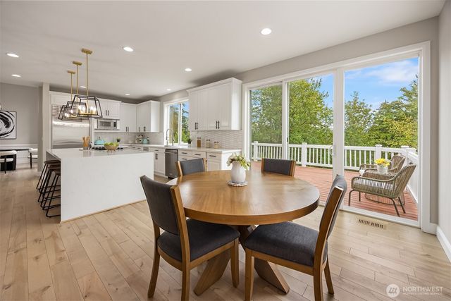 2046 277th Avenue SE, Sammamish, WA 98075
