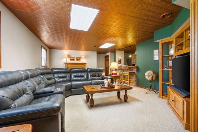 5634 W Wilmens Trail, La Porte, IN 46350