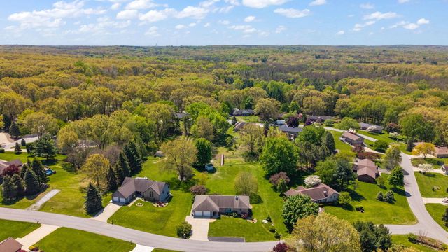 5634 W Wilmens Trail, La Porte, IN 46350