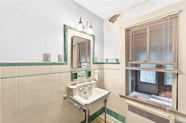 136 Armington Street, Cranston, RI 02910