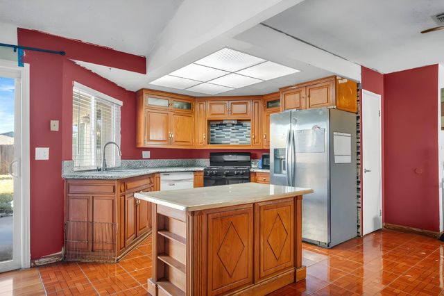 7524 Mctavish Cir, Sacramento, CA 95828