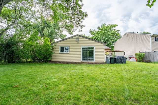 2S677 Wembly Drive, Warrenville, IL 60555