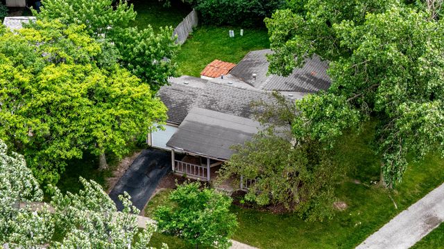 2S677 Wembly Drive, Warrenville, IL 60555