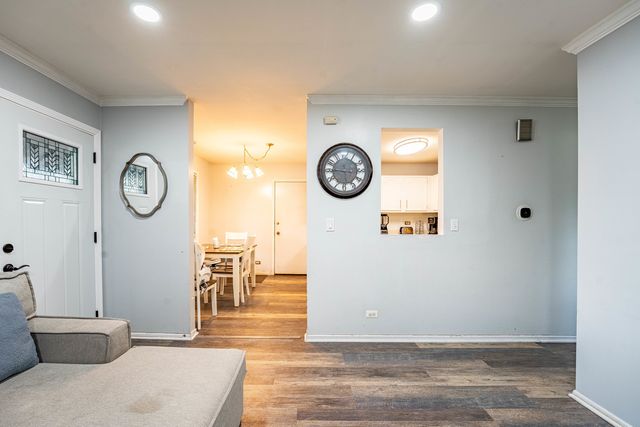2S677 Wembly Drive, Warrenville, IL 60555